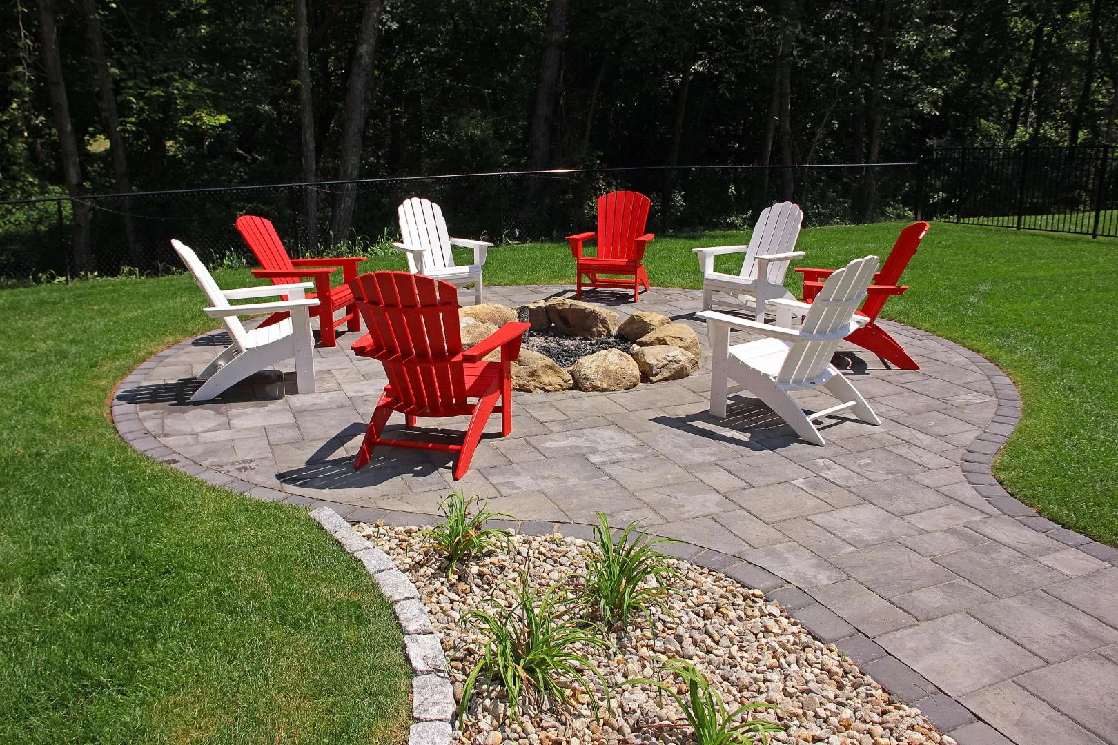 circle patio with chairs
